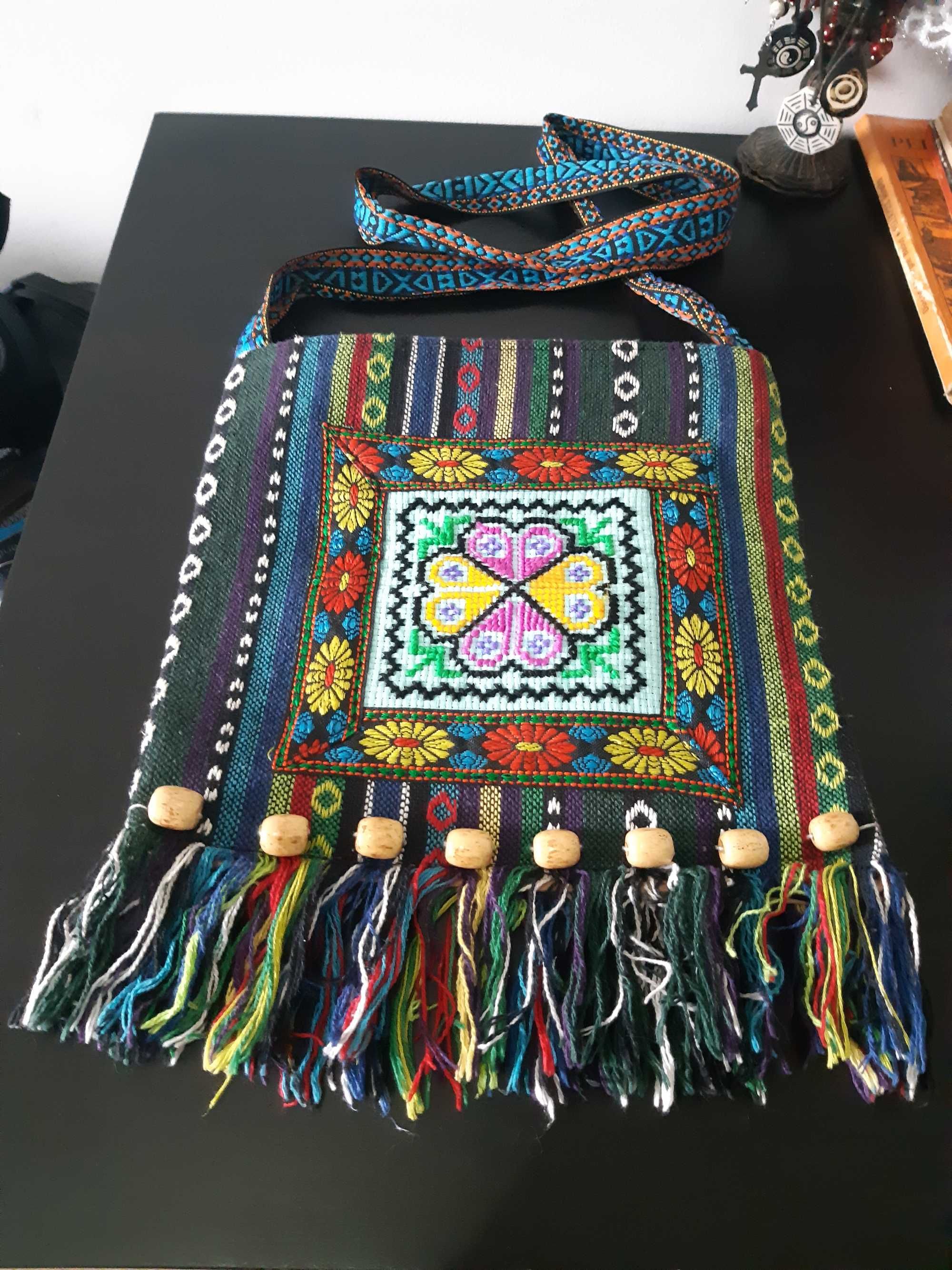 Geantă Hippie cu broderie Boho Hippie si ciucuri Tote