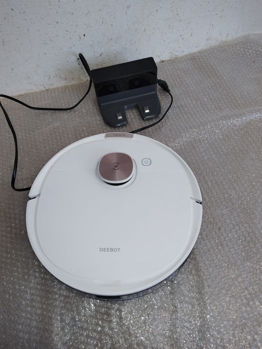 Aspirator robot Deebot model  CH1882 Nu porneste