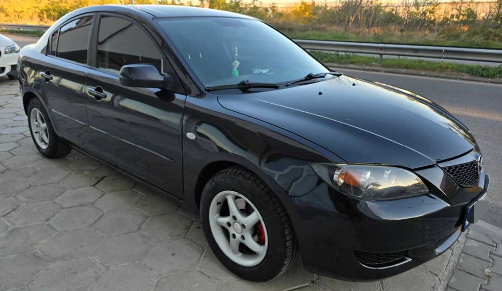 Продавам Mazda 3