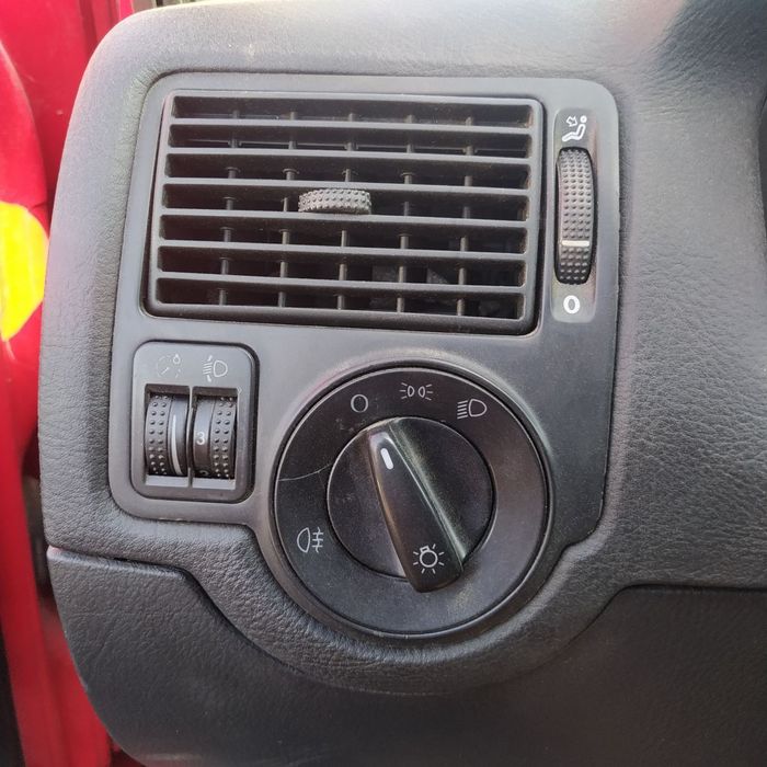 Dezmembrari  VW GOLF 4  1997  > 2006 1.4 16V Benzina