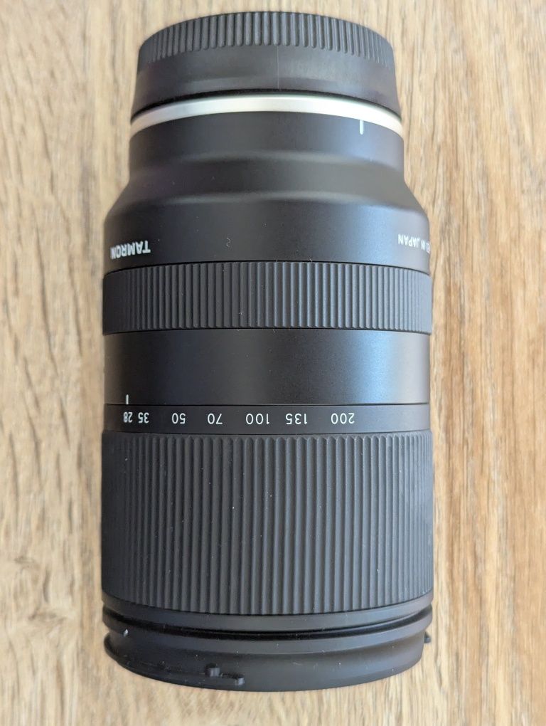 Продавам Tamron 28-200mm f2.8-5.6 DI III RXD Sony E (FE)
