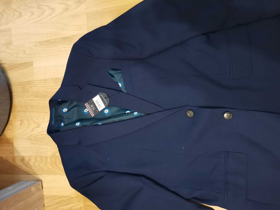 Vand costum Ben's Herman , sacou 32, pantaloni 40