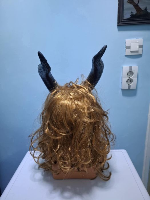 Маска с рога нова неупотребявана