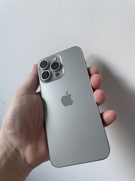 Vând Iphone 16 pro max un tera