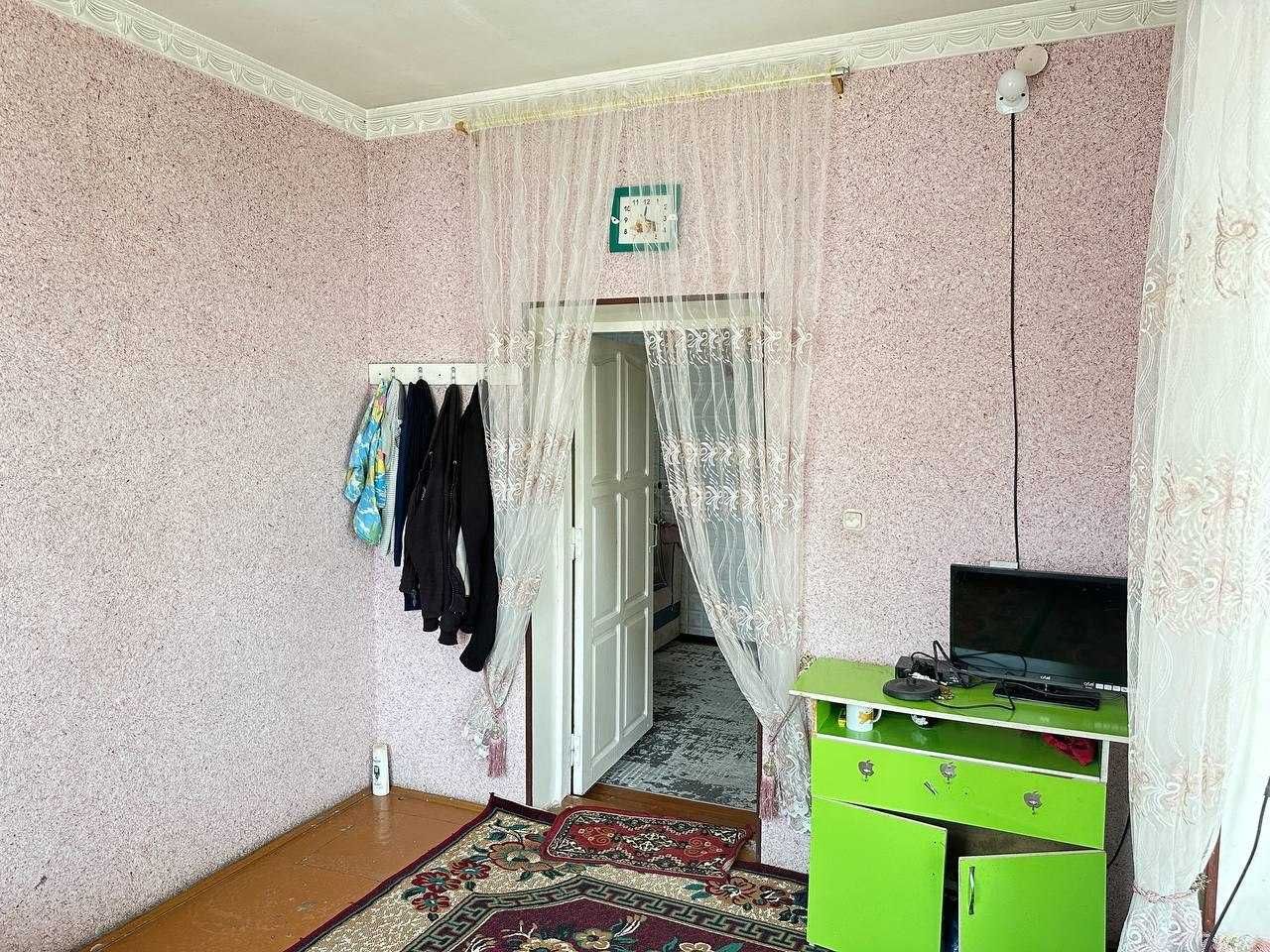 Oqdaryo tumani Yangixayot qishlogi 42-uyda joylashgan turar joy binosi