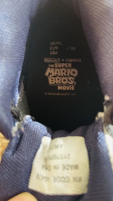 Продавам детцки  обувки