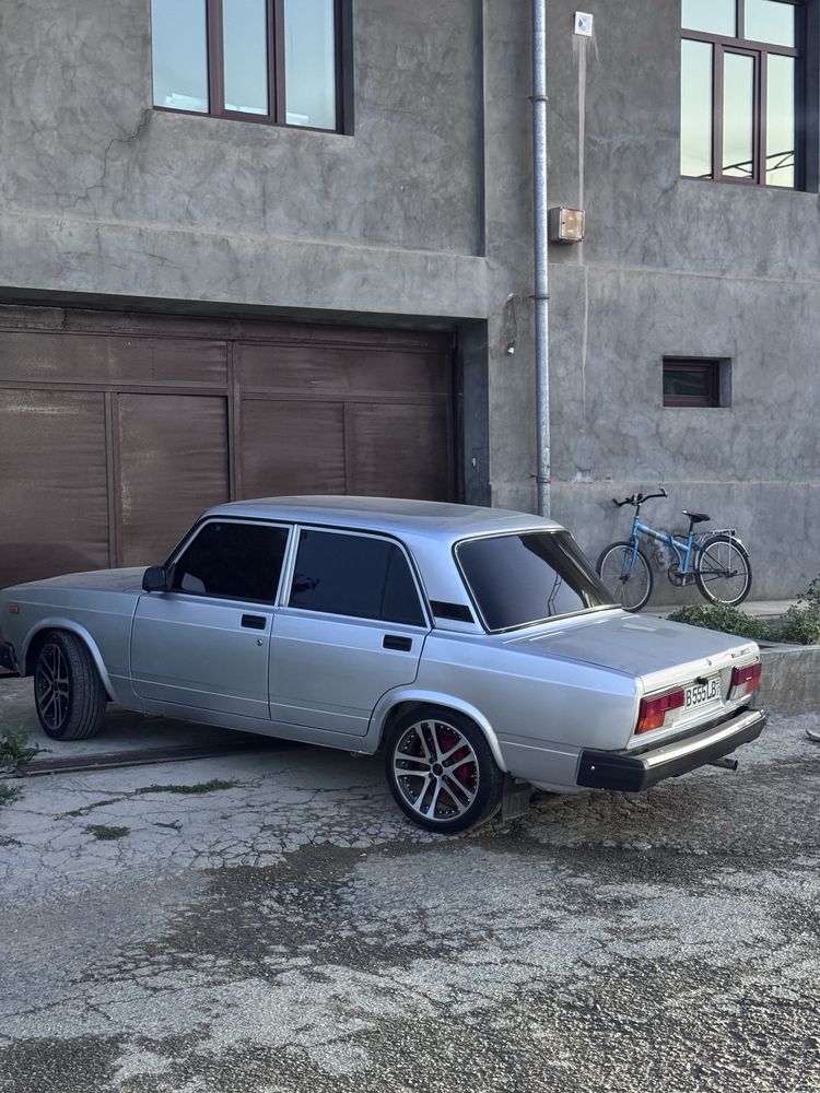 vaz 2107 yili 2012 srochna sotiladi