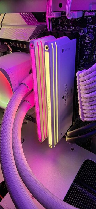KIT Full Alb CPU MOBO RAM AIO.Vand si separat Garantie.