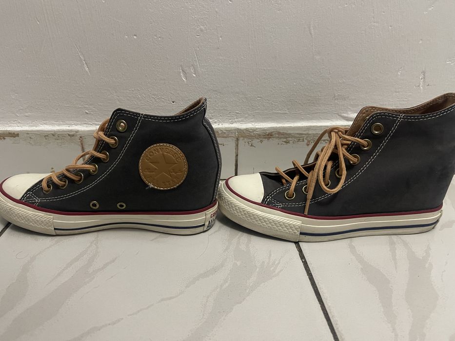 Tenesi Converse :)