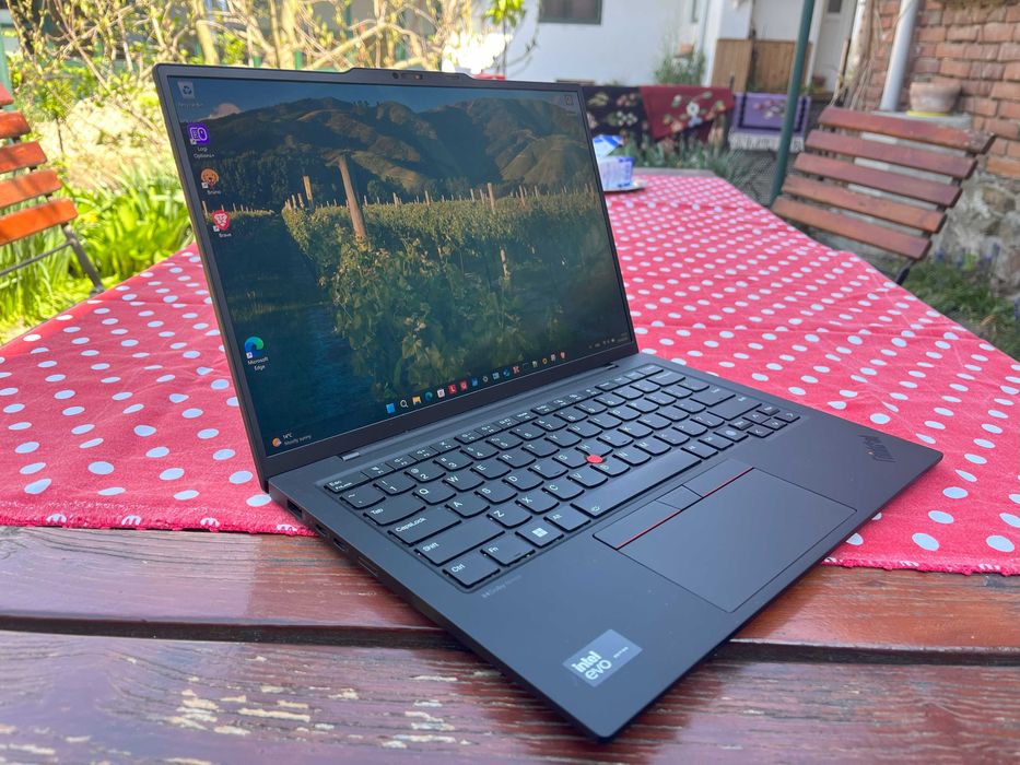 Laptop Lenovo ThinkPad X1 Carbon Gen 12 nou impecabil