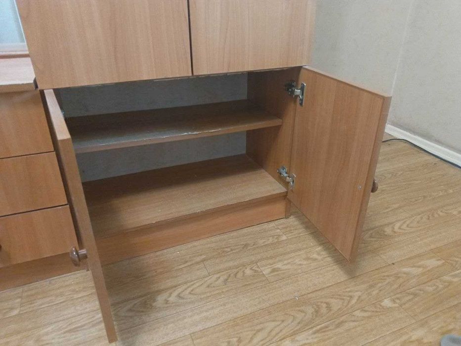 Продаётся б/у шкаф для прихожей