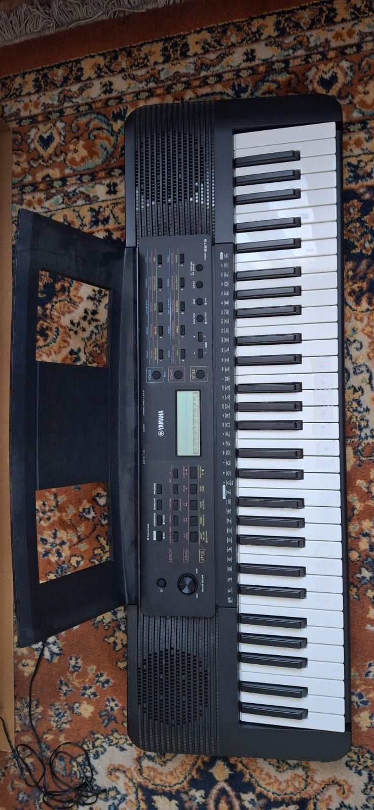 Orgă Yamaha PSR-E273