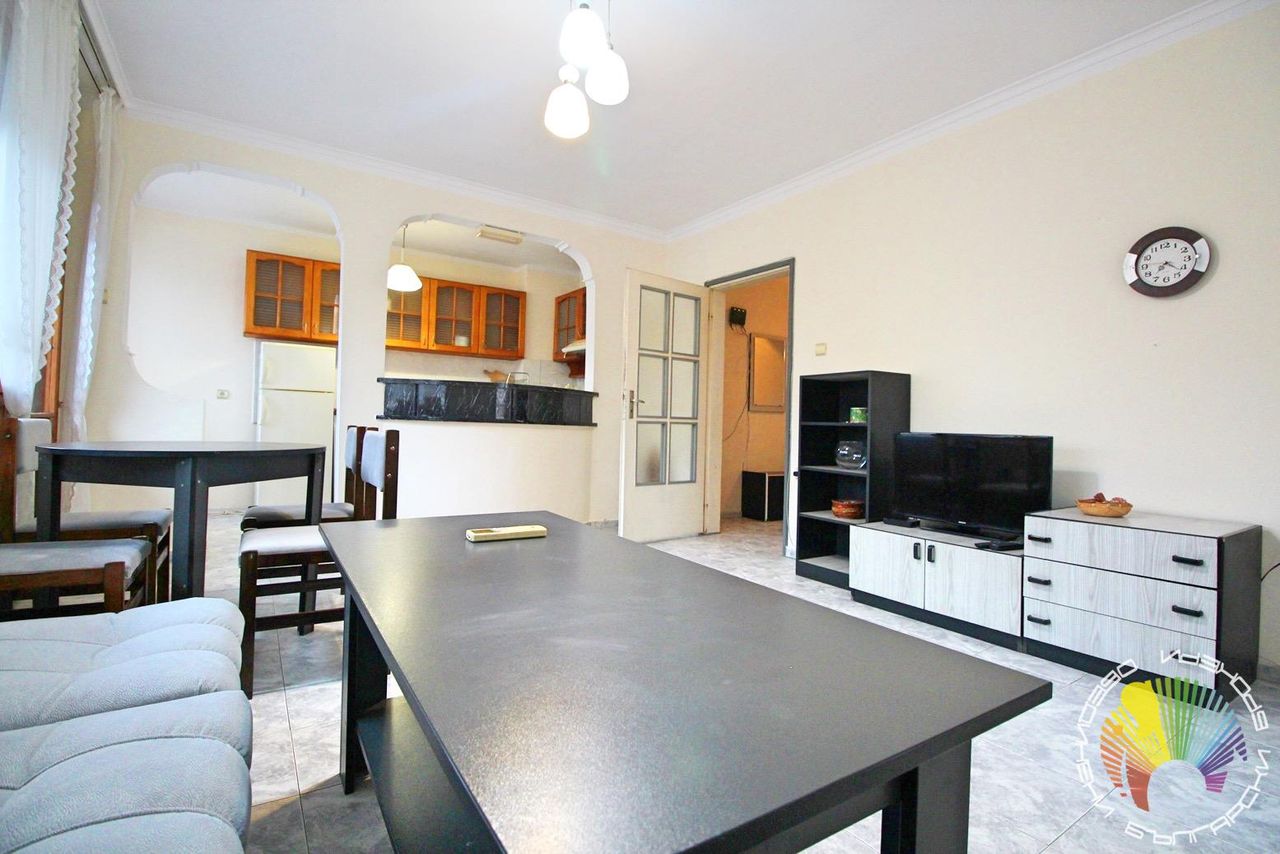 Дава се под наем Тристаен апартамент в Бургас, Лазур - 100 кв.м за 459 € - Снимка #3