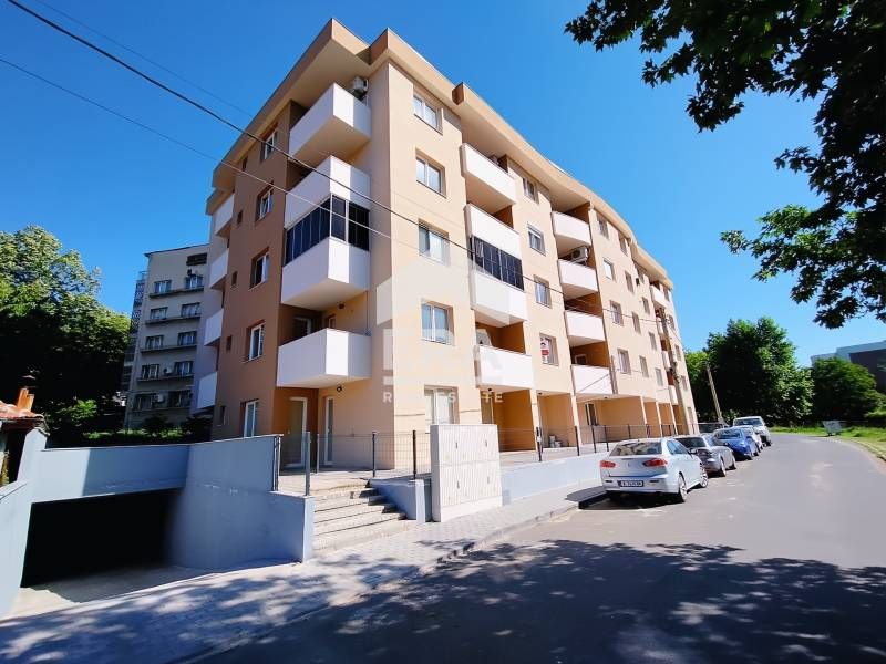 Продава се Тристаен апартамент в Кърджали, Център - 100 кв.м за 1000 €/кв.м - Снимка #1