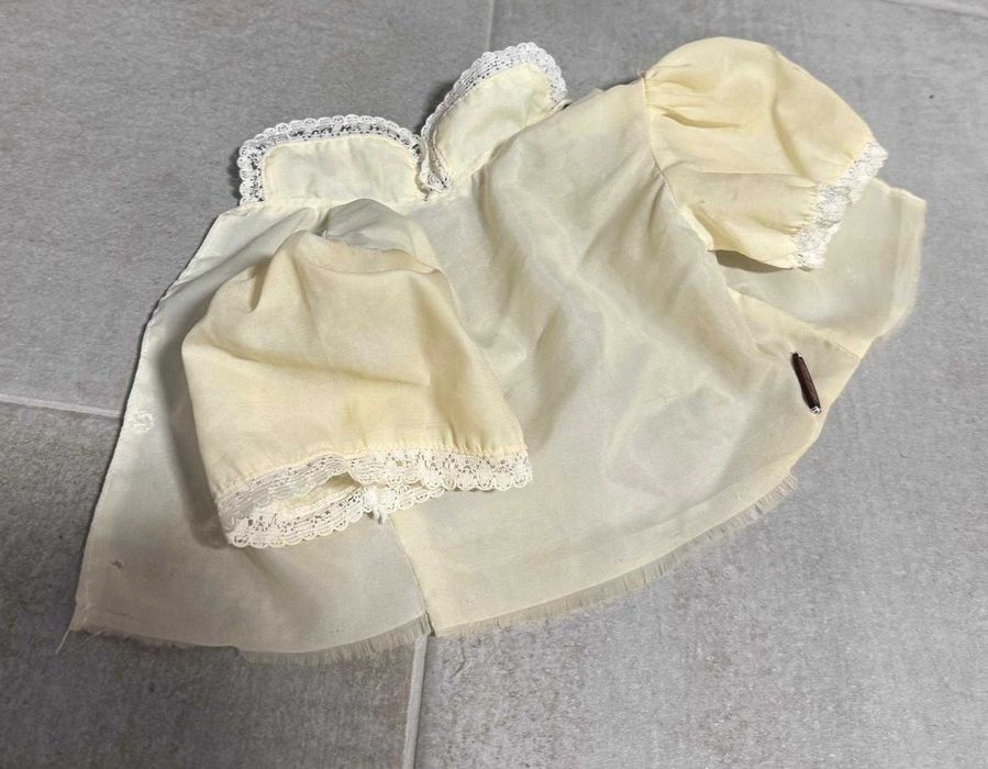 Papusa Aradeanca Olimpia cu bluza si cizme originale