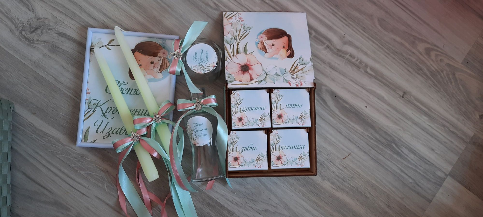 Комплекти за кръщене, моминско парти, кумове,  рисувани дрехи и чаши