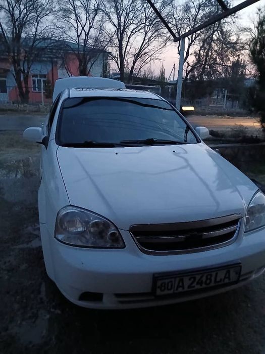 Lacetti  автомобили  сотилади