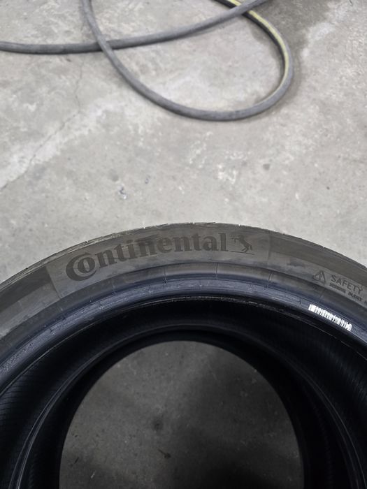 2 Броя 225/40/18 Continental 5mm