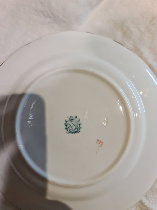 Порцеланова чиния