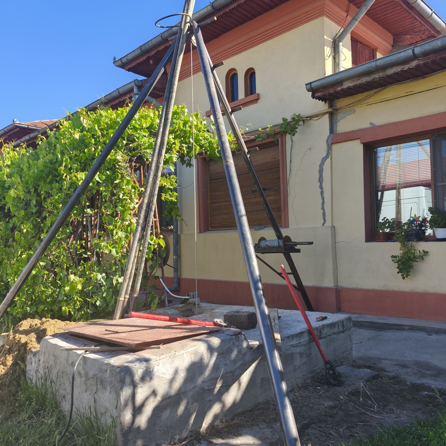 Foraje puțuri și denisipări piloni de sustinere
