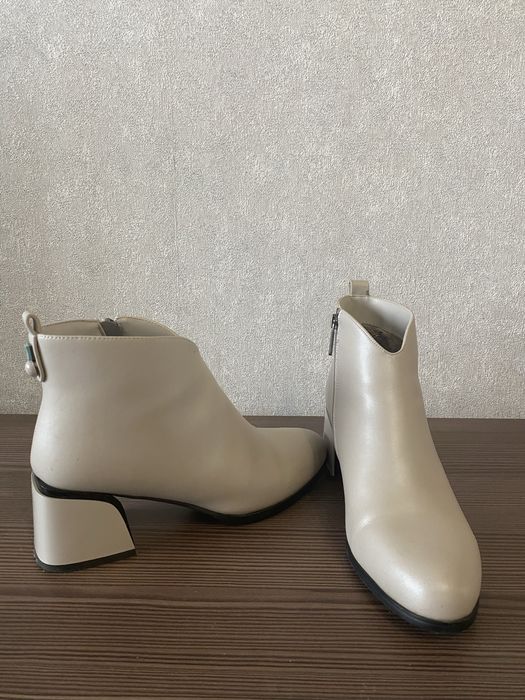 Продам ботильоны натуральная кожа , размер 39