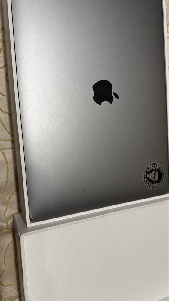 Продается Macbook air m1.