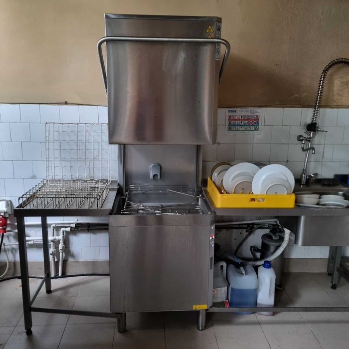 Vand UTILAJE BUCATARIE si   2 RATIONAL  201 SCC ( 1 GAZ + 1 Electric )
