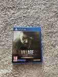 Здравейте продавам игра за PS4- Resident evil Village