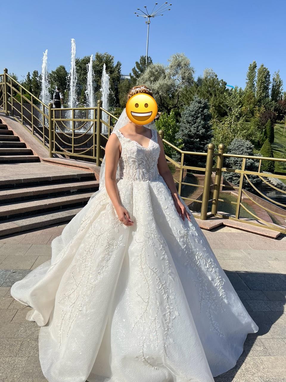 Продаю Свадебное платье б/у ( нужна химчистка)
