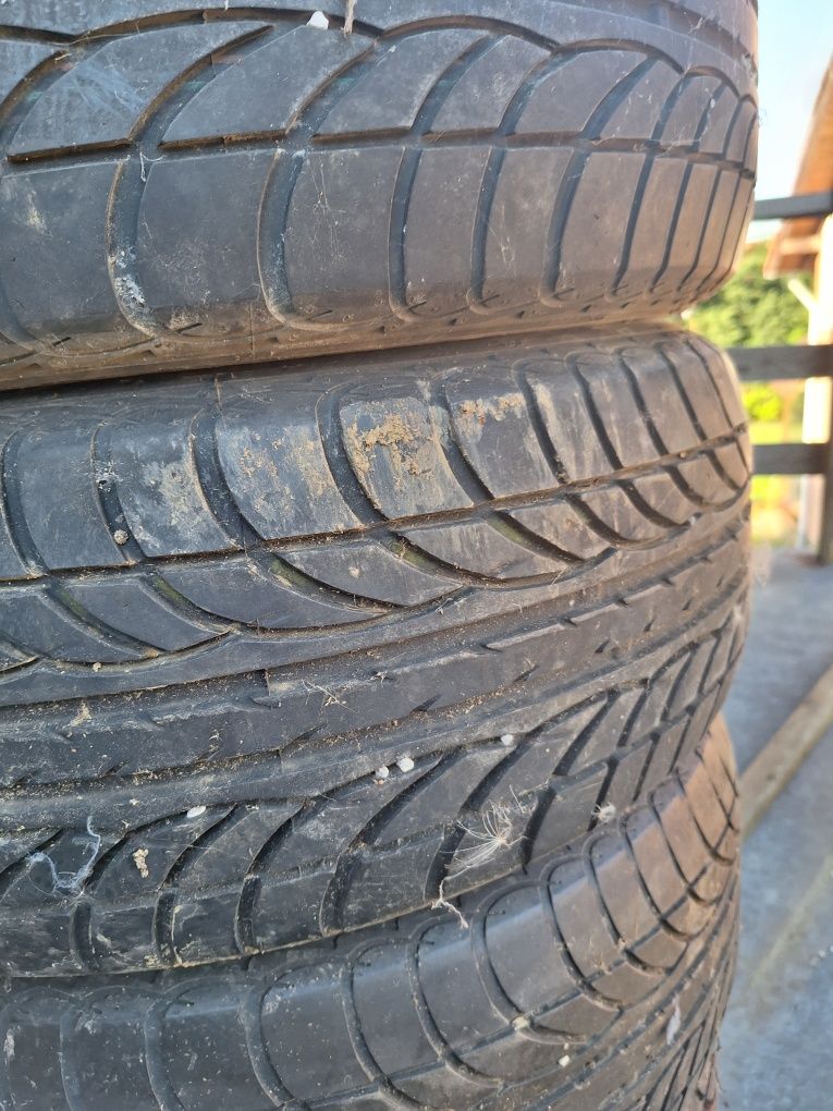 Vând cauciucuri în stare foarte bună
