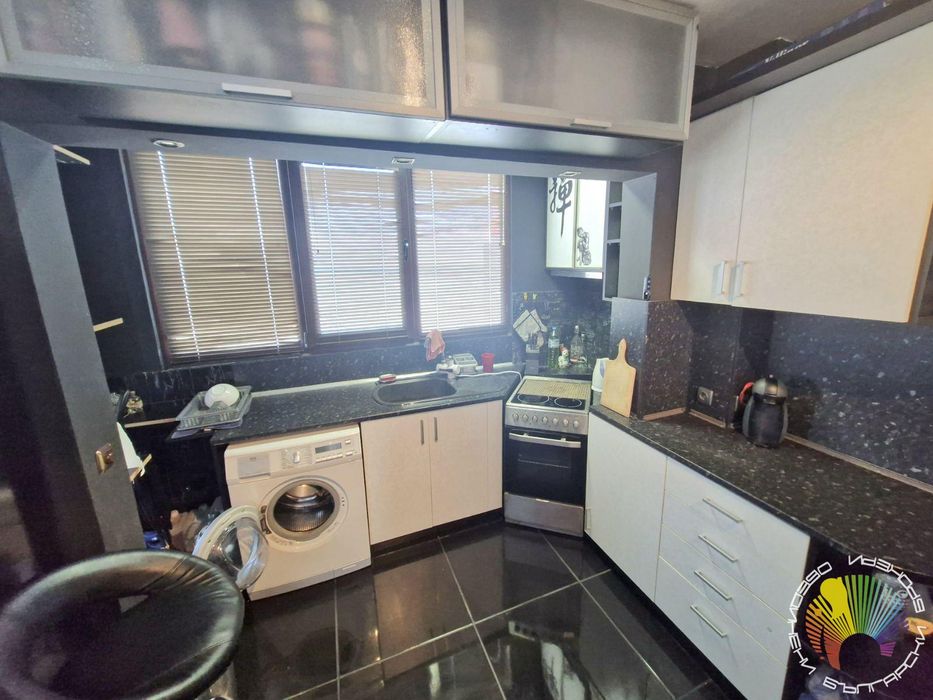 Дава се под наем Двустаен апартамент в Бургас, Изгрев - 70 кв.м за 510 € - Снимка #1