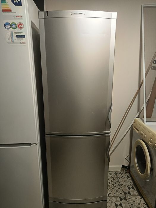 Холодильник с двумя компрессорами