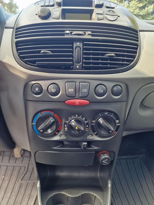 Fiat punto 2003 / 1.2 benzina