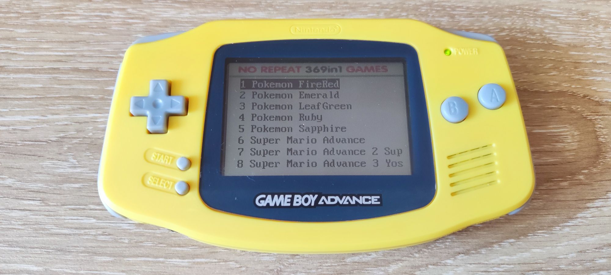 Продавам Nintendo GBA