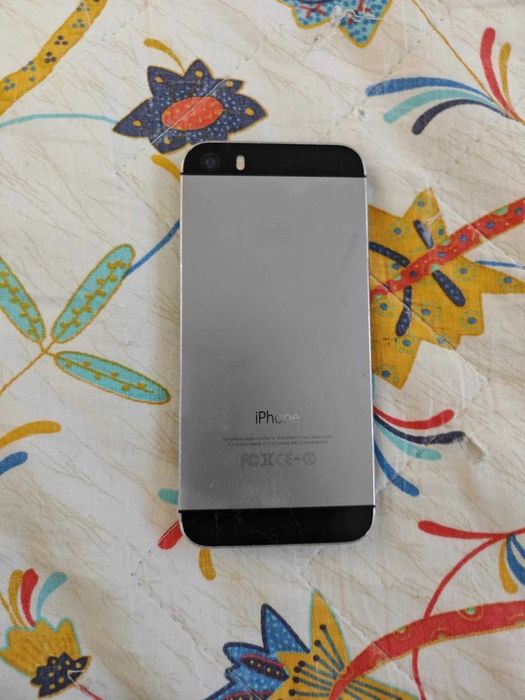 Apple iPhone 5S 16GB Space Gray