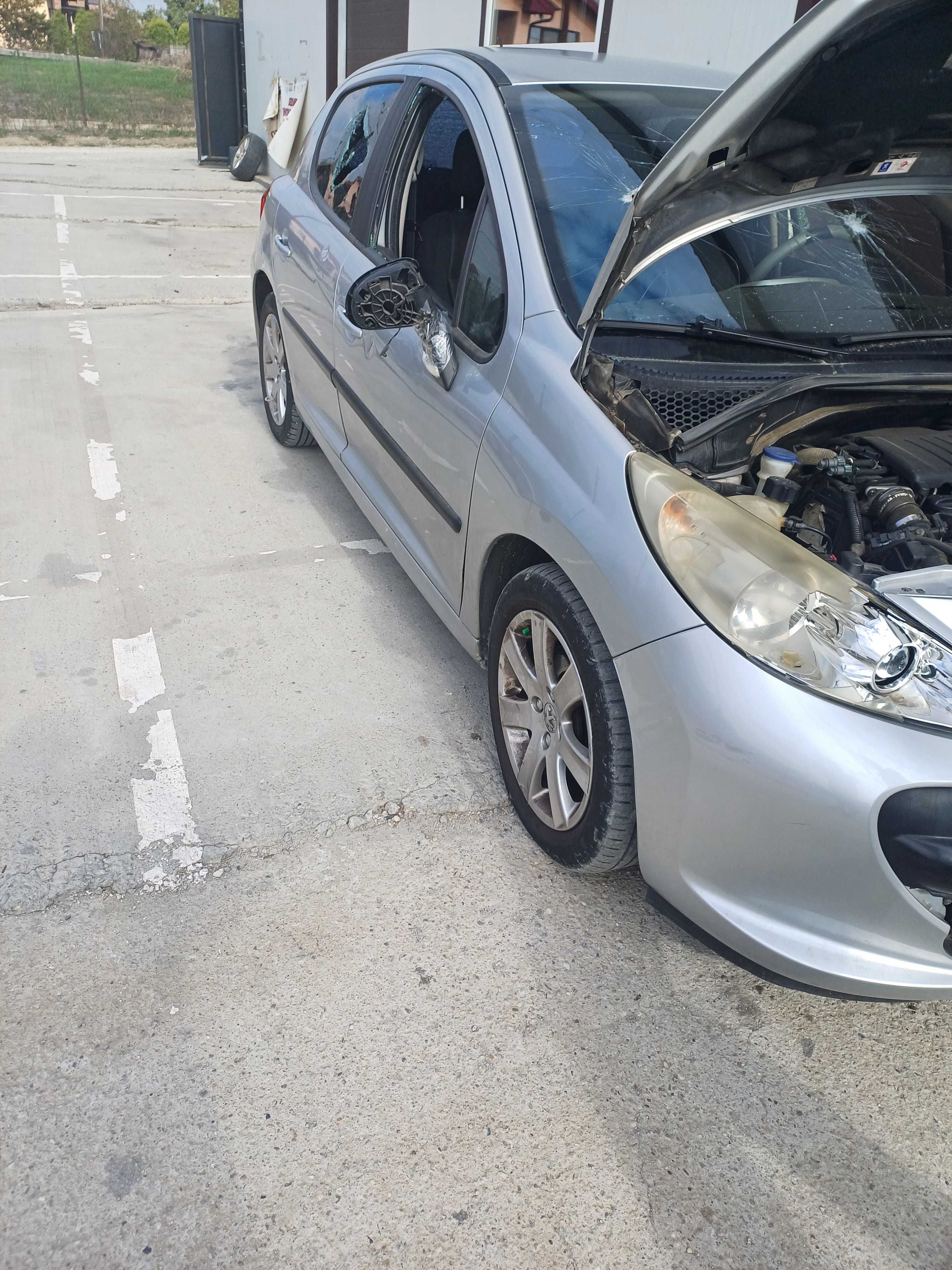 Dezmembrez peugeot 207 1,6 hdi 66kw 90 cp
