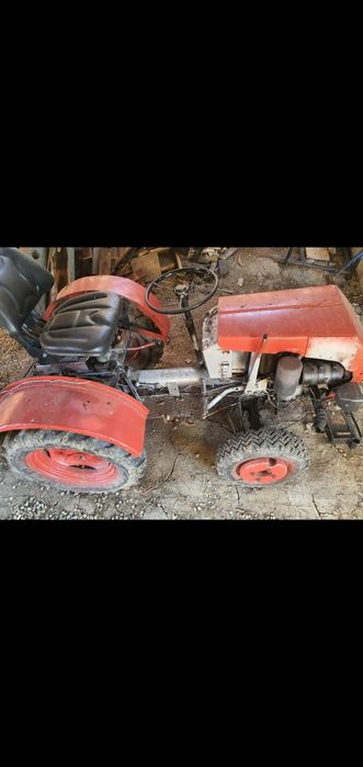 Vand Tractoras mic pentru gradina