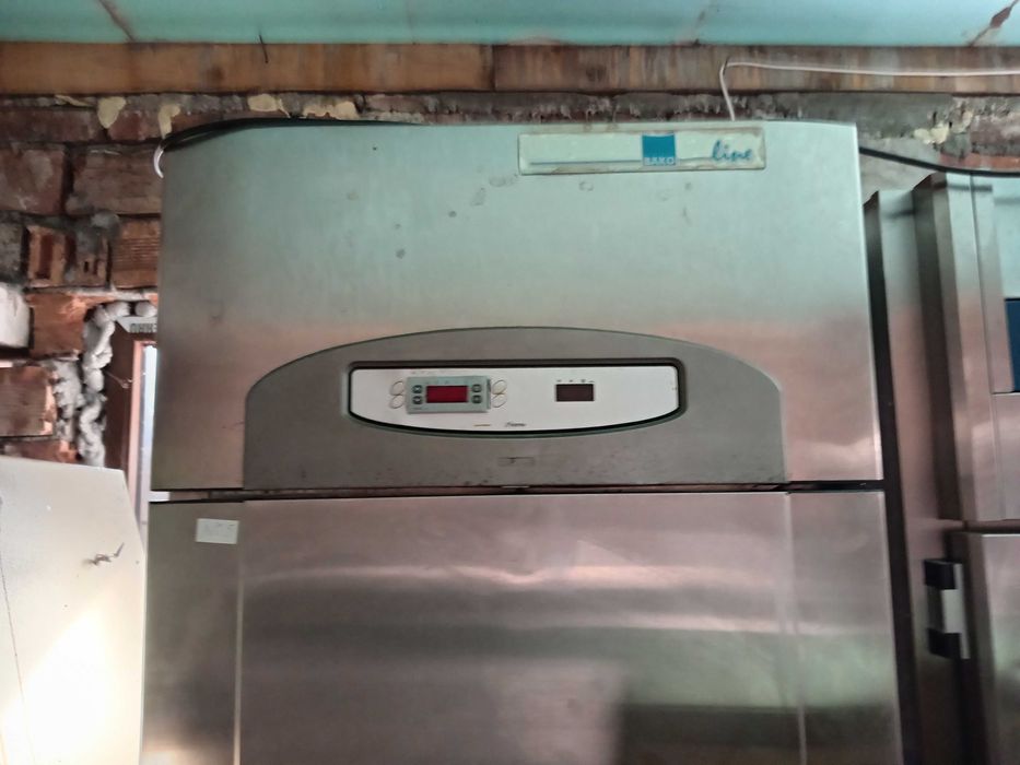 Продава кухненско оборудване на изгодни цени .