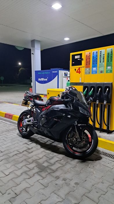 Vand sau schimb Honda CBR1000RR Fireblade