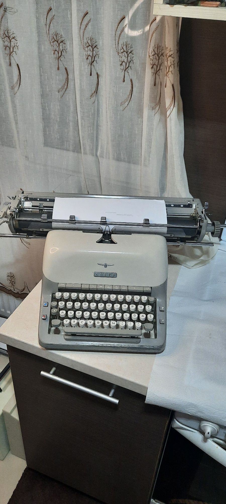 Mașină de scris  profesională Adler Universal 1961
