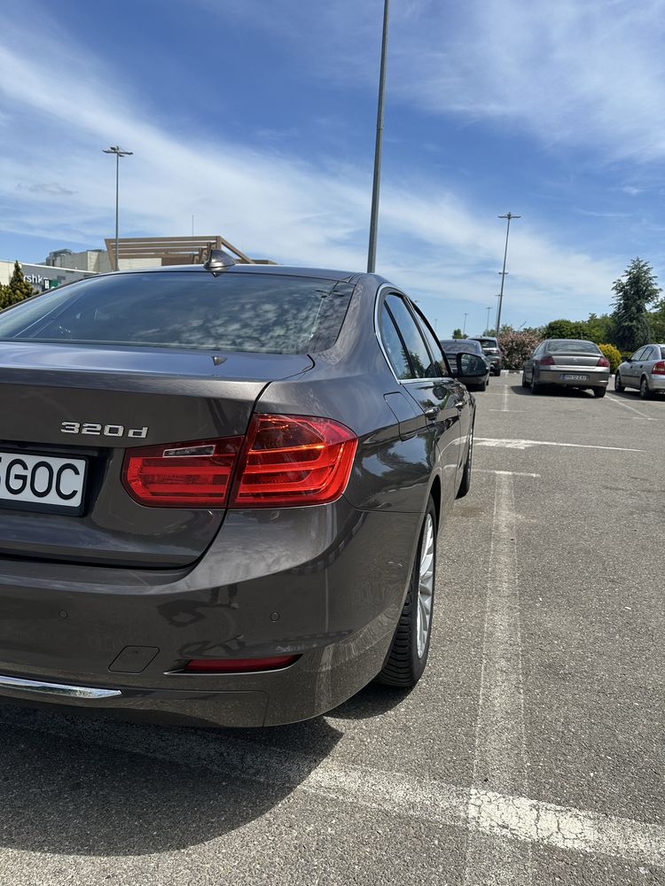 BMW F30/Pachet Luxuy/ Anul fabricatiei 2012 prima inmatriculare 2014