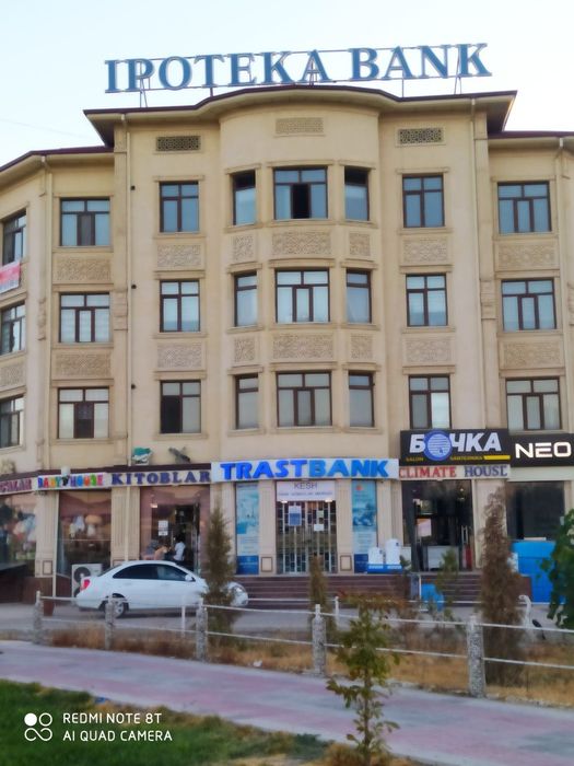 Уй сотилади 3хонали