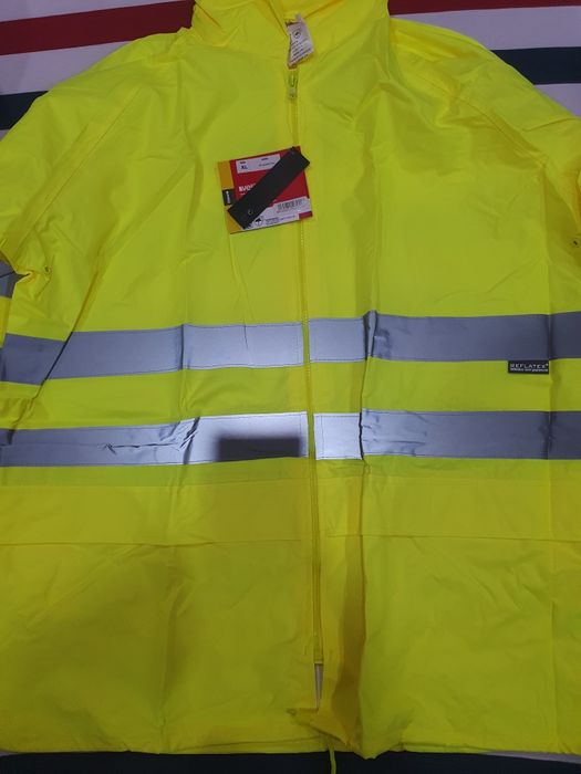 Чисто нов комплект дъждобран / работно облекло