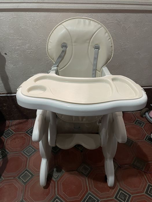 Болажонлар учун кўп функцияли стол сотилади