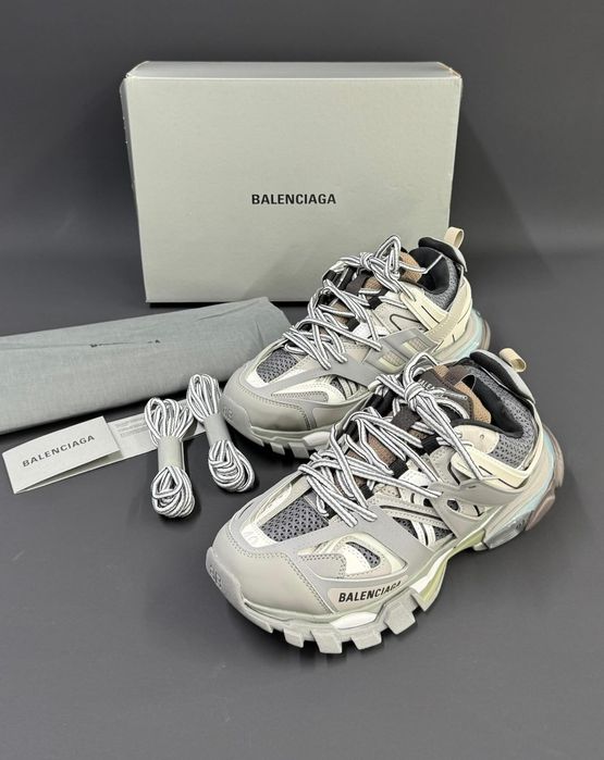 Balenciaga truck