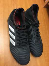 Ghete fotbal Adidas Predator