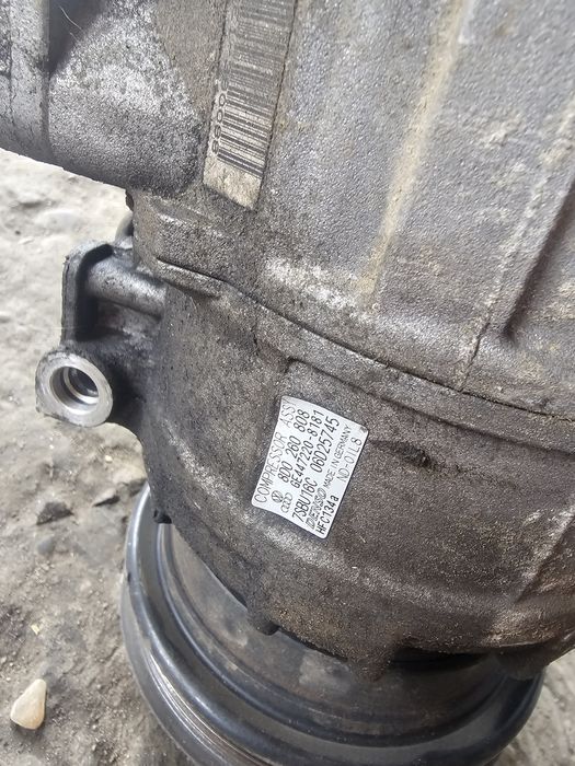 Compresor clima AC VW Passat B5.5 1.9 tdi 8D0260808