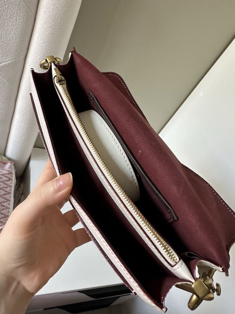 Сумки Chanel и Coach