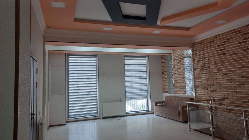 Катта офис арендага берилади