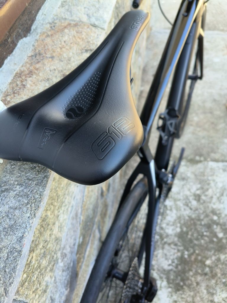 BMC Roadmachine FIVE Di2 2x12